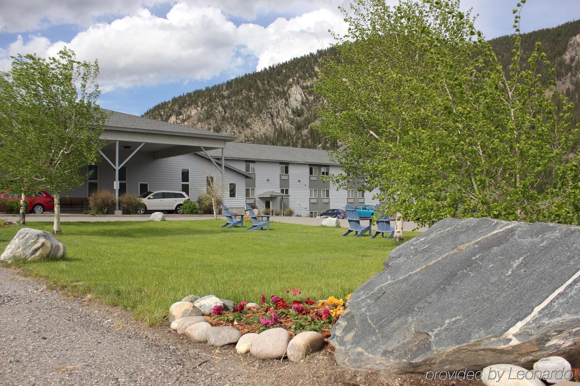 Whitewater Inn Big Sky Exterior foto